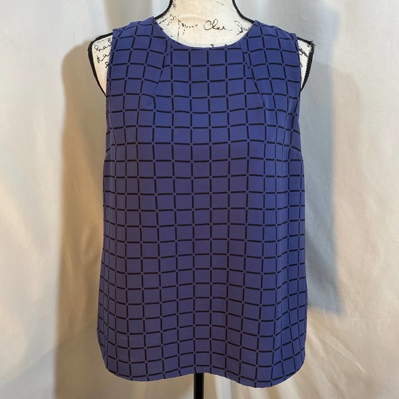 Saint Tropez West Woman's Crew Neck Sleeveless Zipper Back Blouse Sz M - Picture 1 of 9